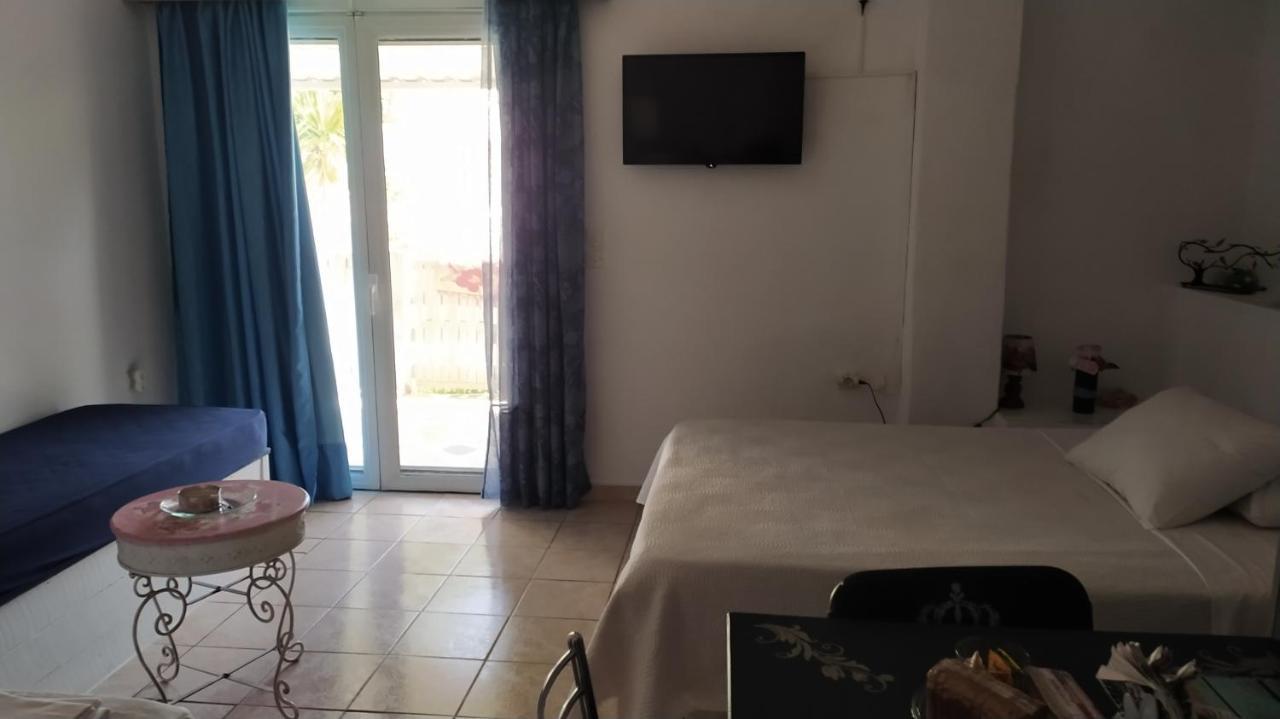 Blue Dreams Guest House Almiropótamos Екстериор снимка