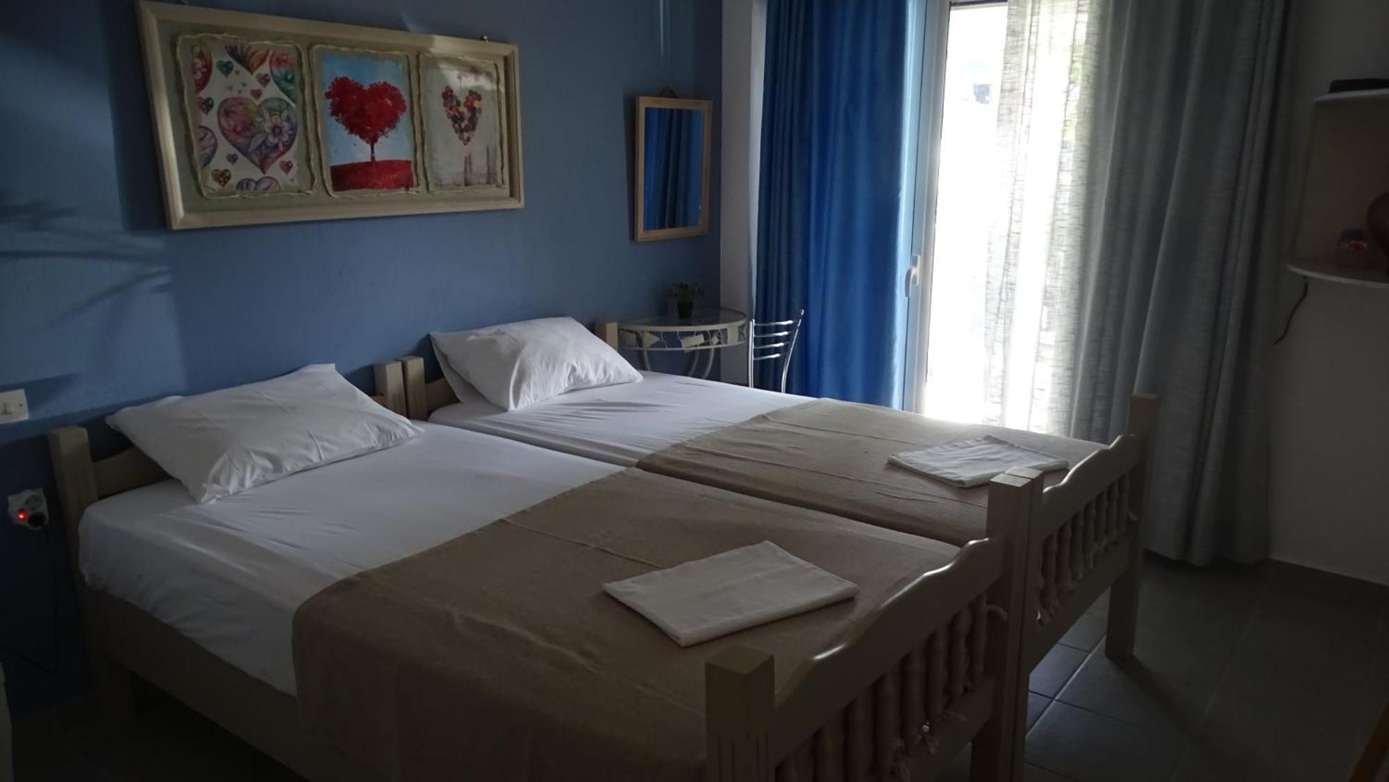 Blue Dreams Guest House Almiropótamos Екстериор снимка