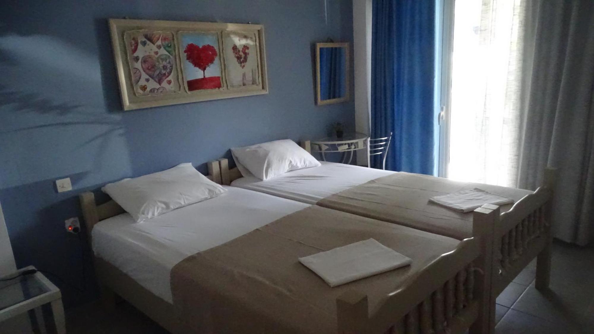 Blue Dreams Guest House Almiropótamos Екстериор снимка
