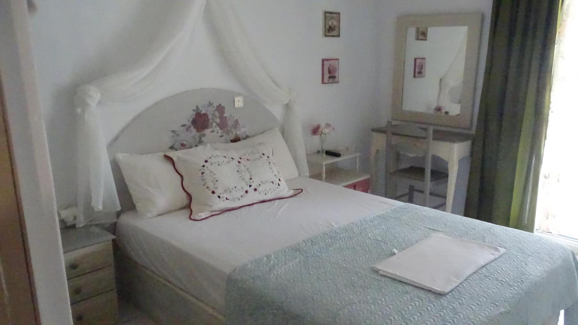 Blue Dreams Guest House Almiropótamos Екстериор снимка