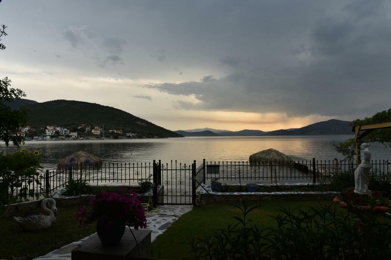Blue Dreams Guest House Almiropótamos Екстериор снимка